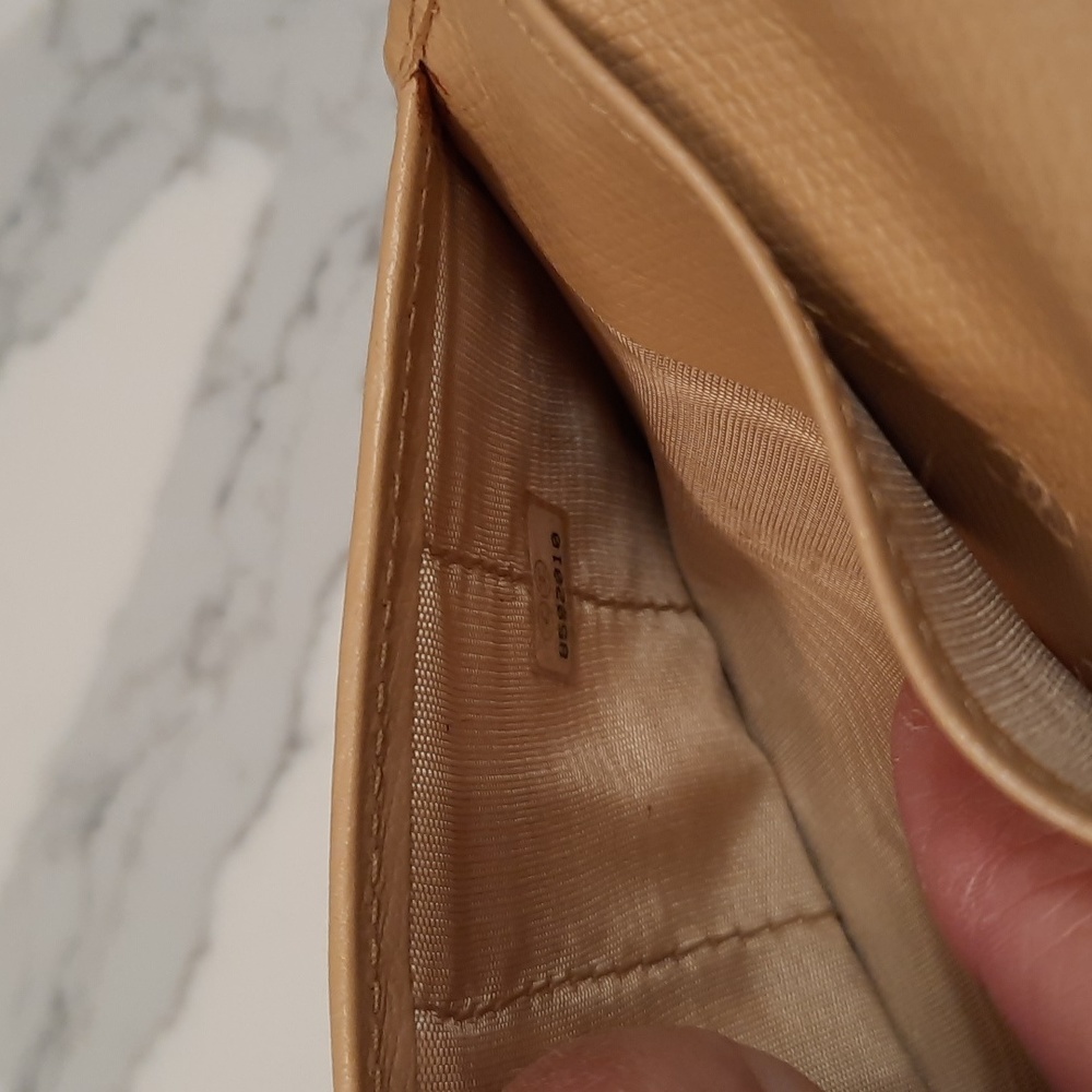 Authentic chanel wallet - Picture 8 of 10
